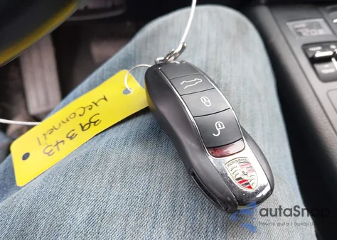 2017 Porsche Macan Gts z USA, uszkodzony, nr VIN WP1AG2A59HLB55760